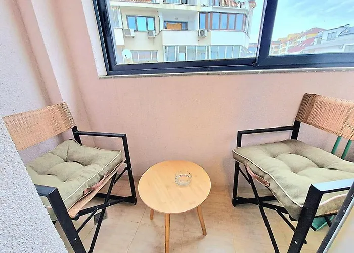 Flora Апартамент *