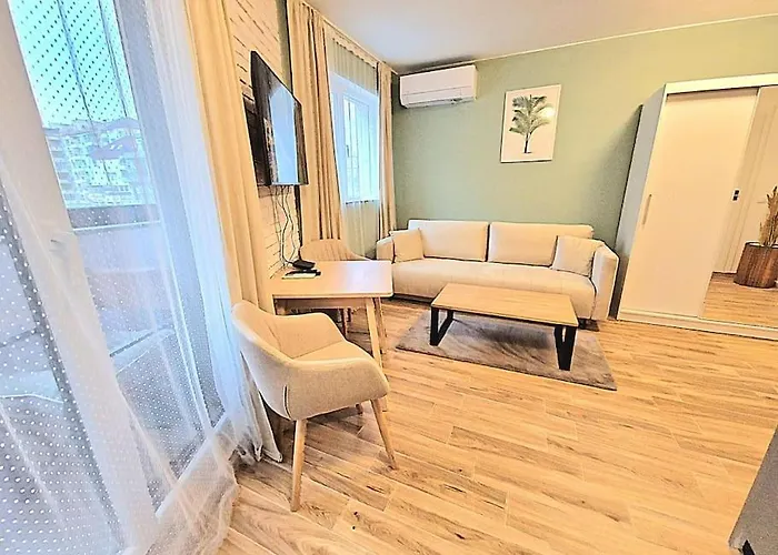 Flora Апартамент *